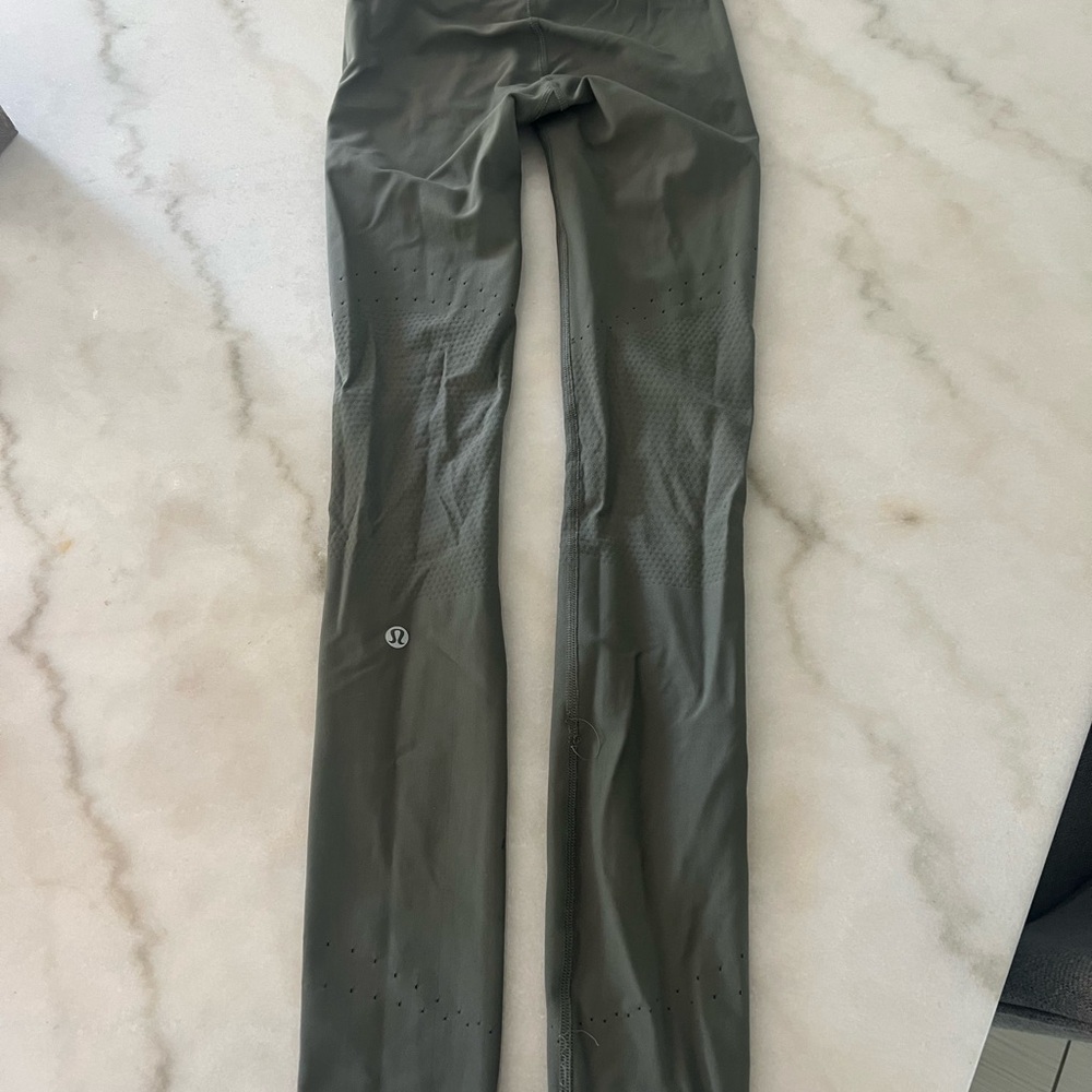 Lululemon size 2 olive green